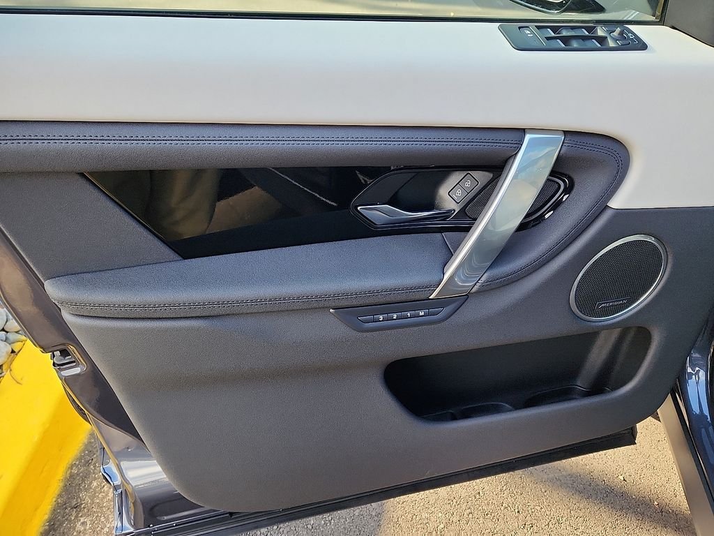 2025 Land Rover Discovery Sport S - Photo 12