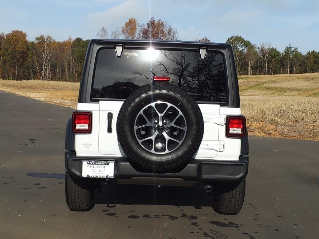 Used 2025 Bright White Clearcoat Jeep Sport S image 18