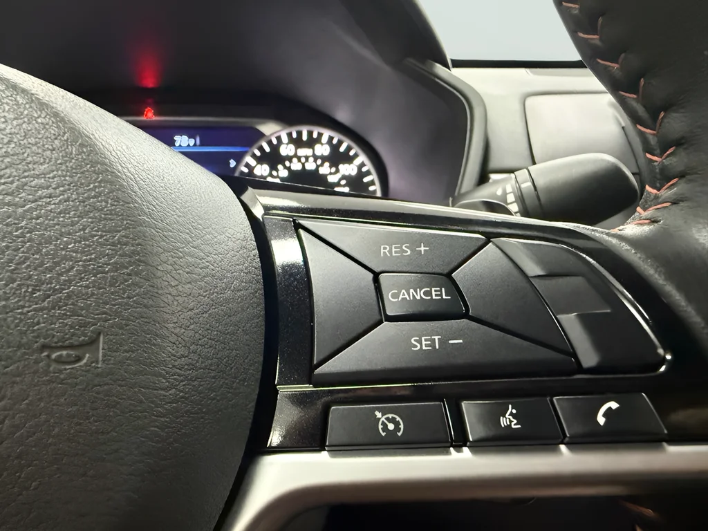 Used 2024 Blue Nissan 2.5 SR image 19