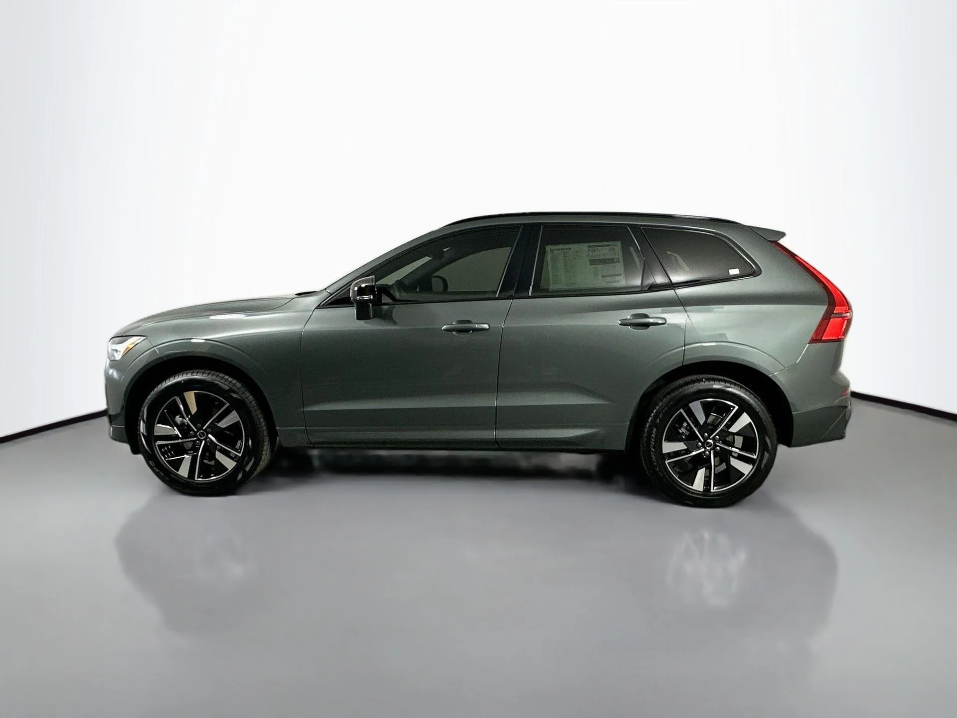 New 2026 Forest Lake Volvo Core image 8