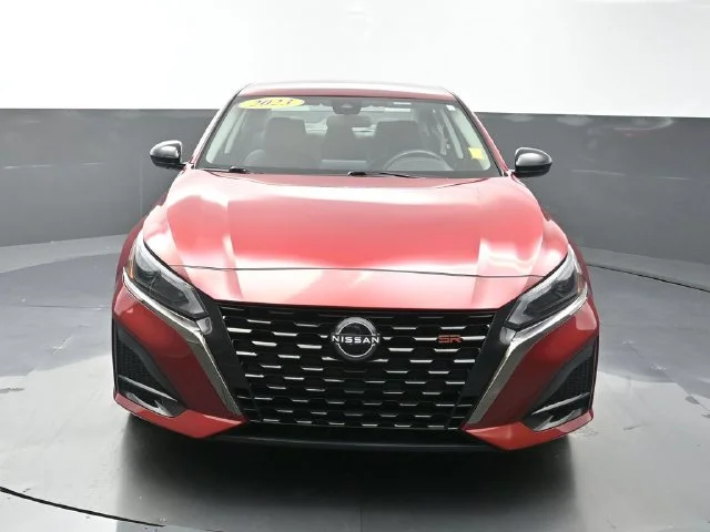 Used 2023 Red Nissan 2.5 SR image 2