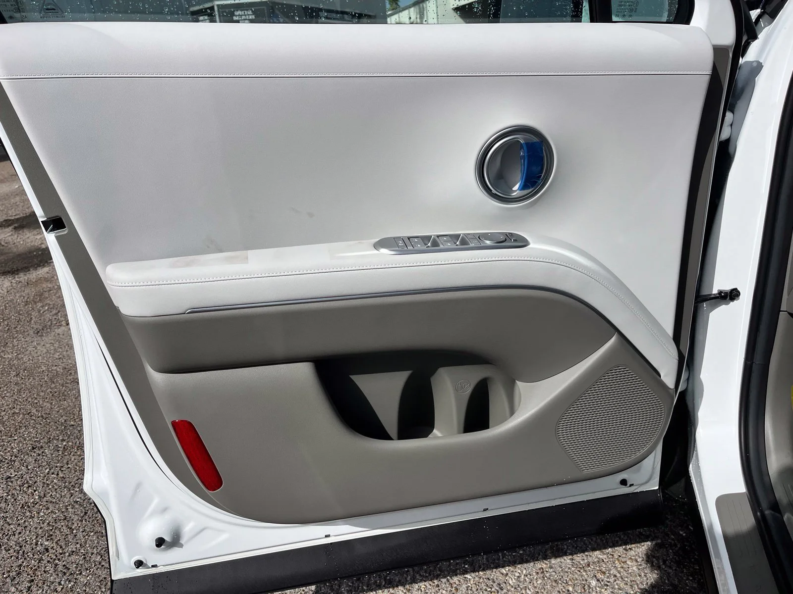 New 2027 White Hyundai Blue SEL image 17