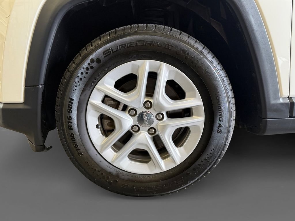 Used 2018 White Jeep Sport image 14