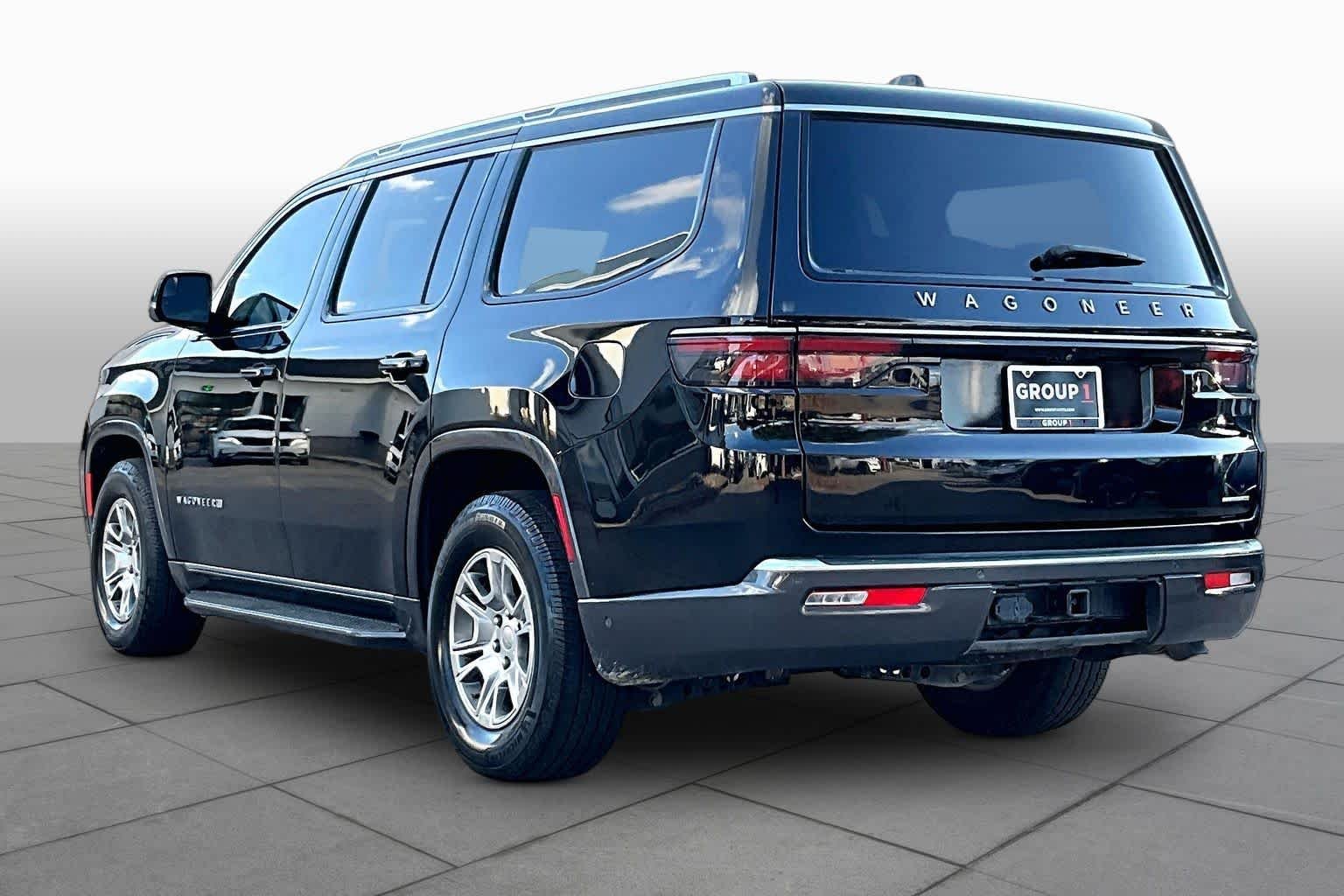Used 2022 Diamond Black Crystal Pearlcoat Jeep Series I image 11