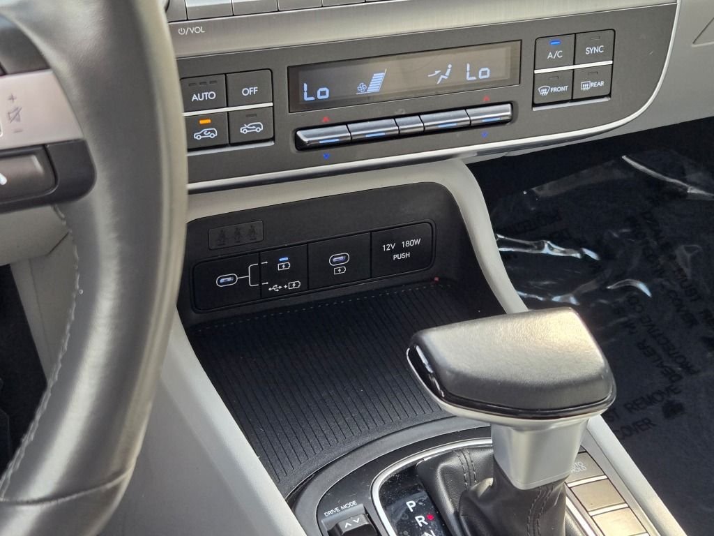 Used 2024 Yellow Hyundai SEL image 26