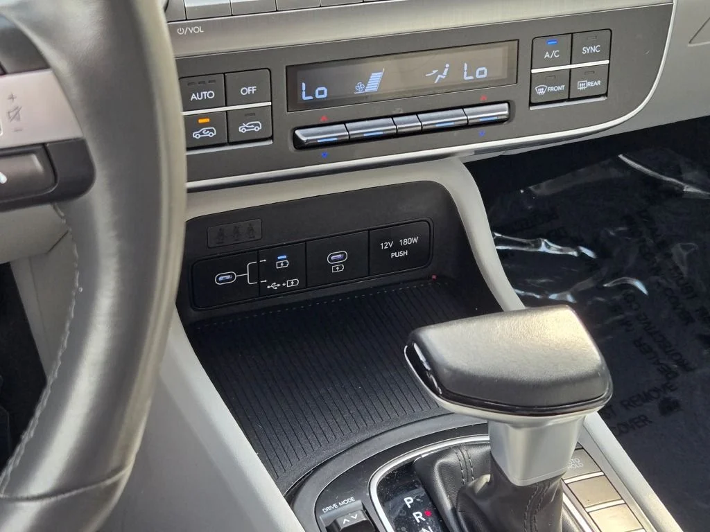 Used 2024 Yellow Hyundai SEL image 26