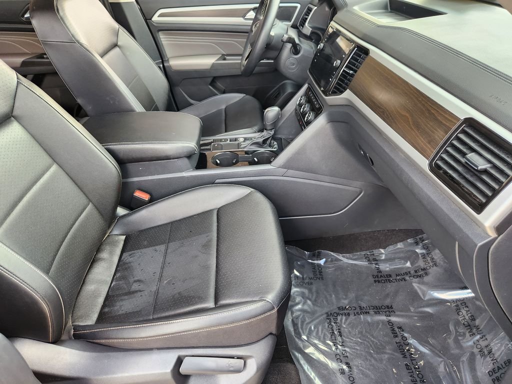 Used 2023 Pyrite Silver Metallic Volkswagen 3.6L V6 SE w/Technology image 16