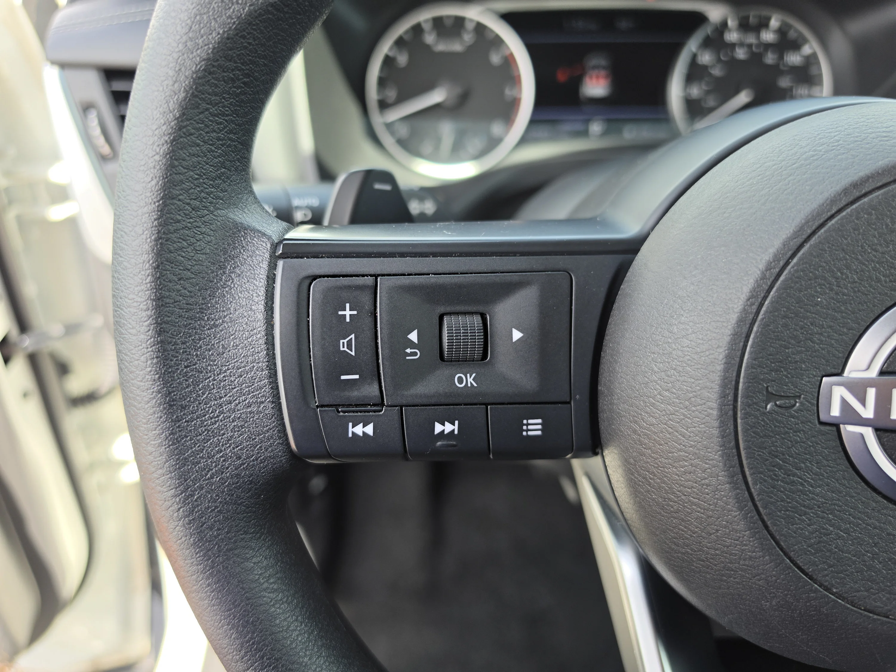 Used 2024 Glacier White Nissan S image 29
