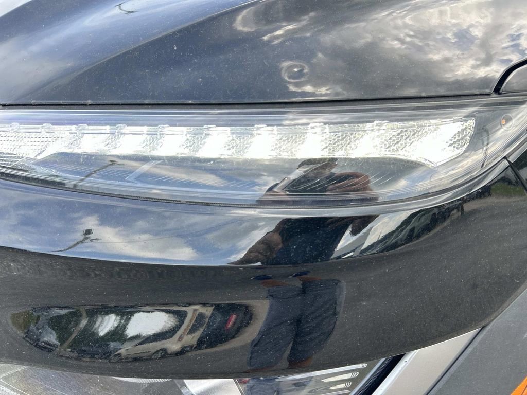 Used 2022 Ultra Black Hyundai SEL image 10