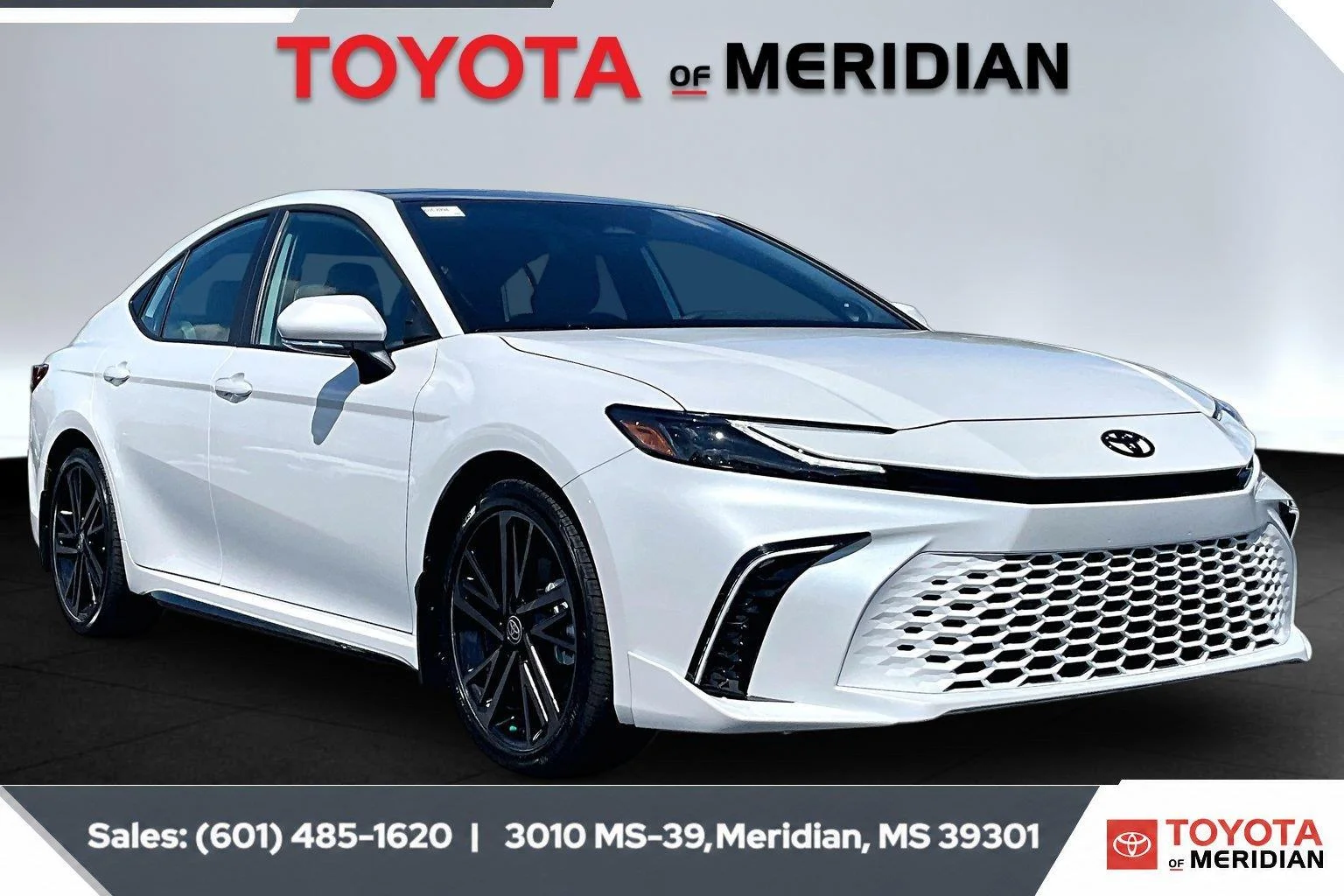 Used 2026 Wind Chill Pearl Toyota XSE image 1