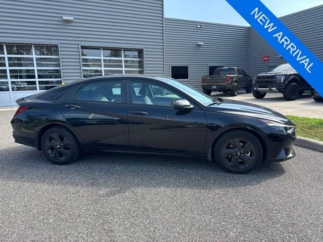 Certified Used 2023 Black Hyundai SEL image 3