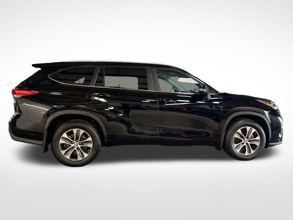 Used 2023 Black Toyota XLE image 6