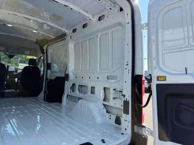 New 2026 Oxford White Ford Cargo Van image 9