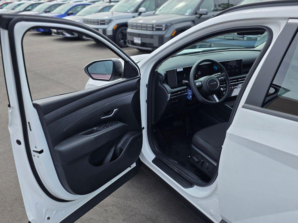 New 2026 White Hyundai SEL FWD image 37