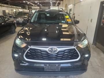 Used 2024 Black Toyota XLE image 12