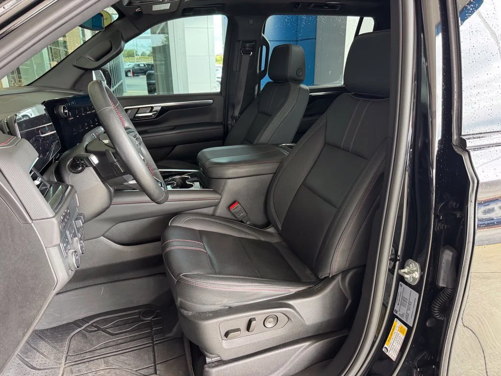 Used 2025 Black Chevrolet RST image 20