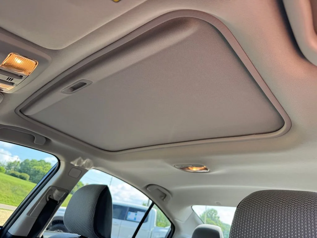 Used 2017 Gray Subaru 2.5i image 17