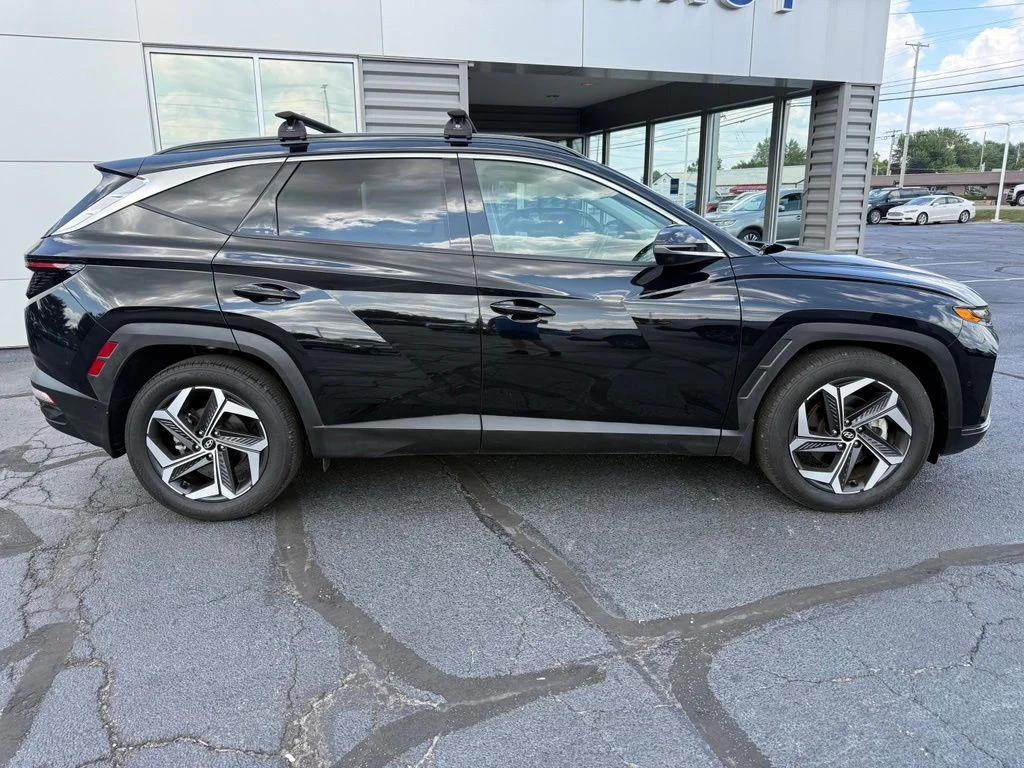 Used 2024 Black Hyundai Limited image 4