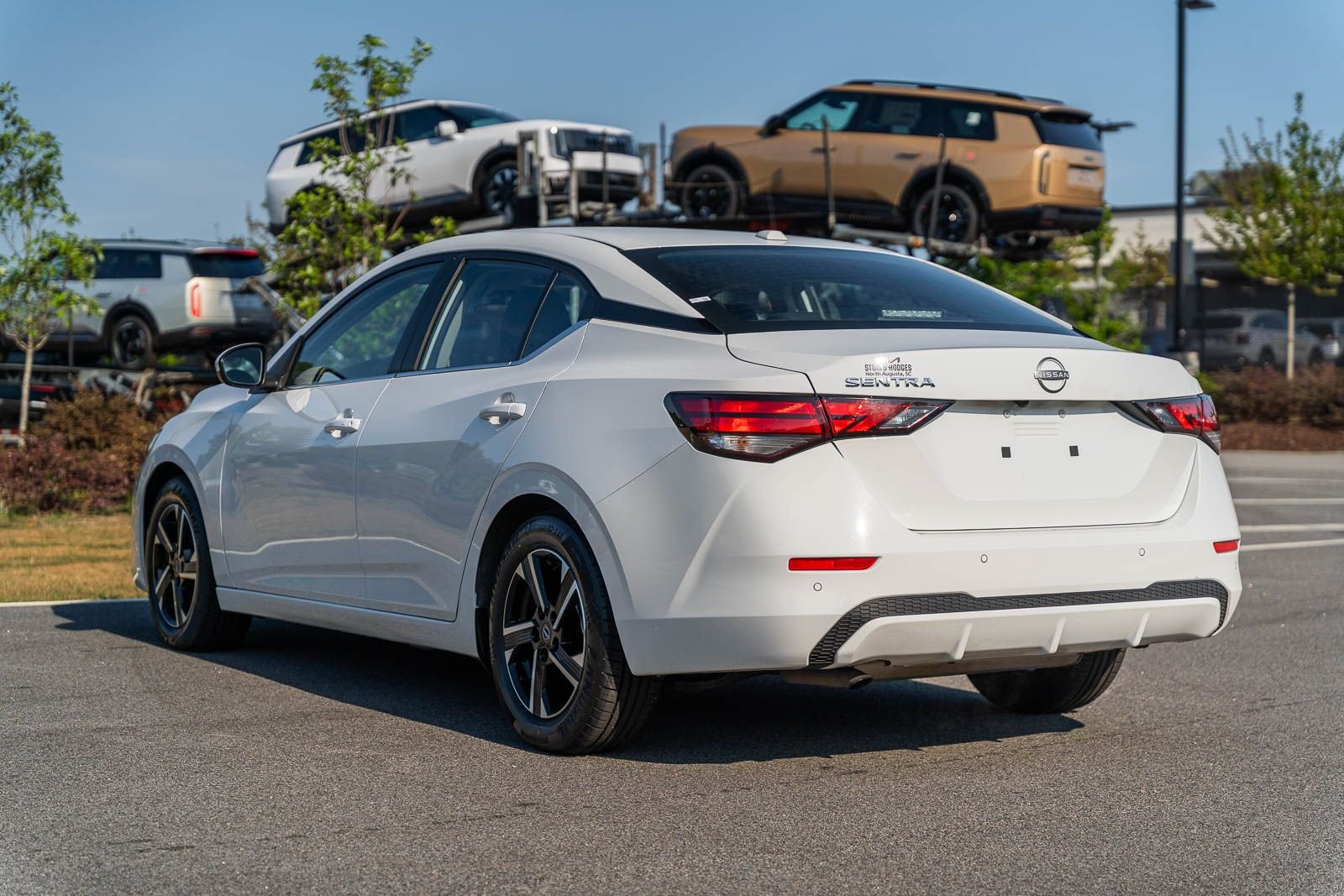 Used 2025 White Nissan SV image 4