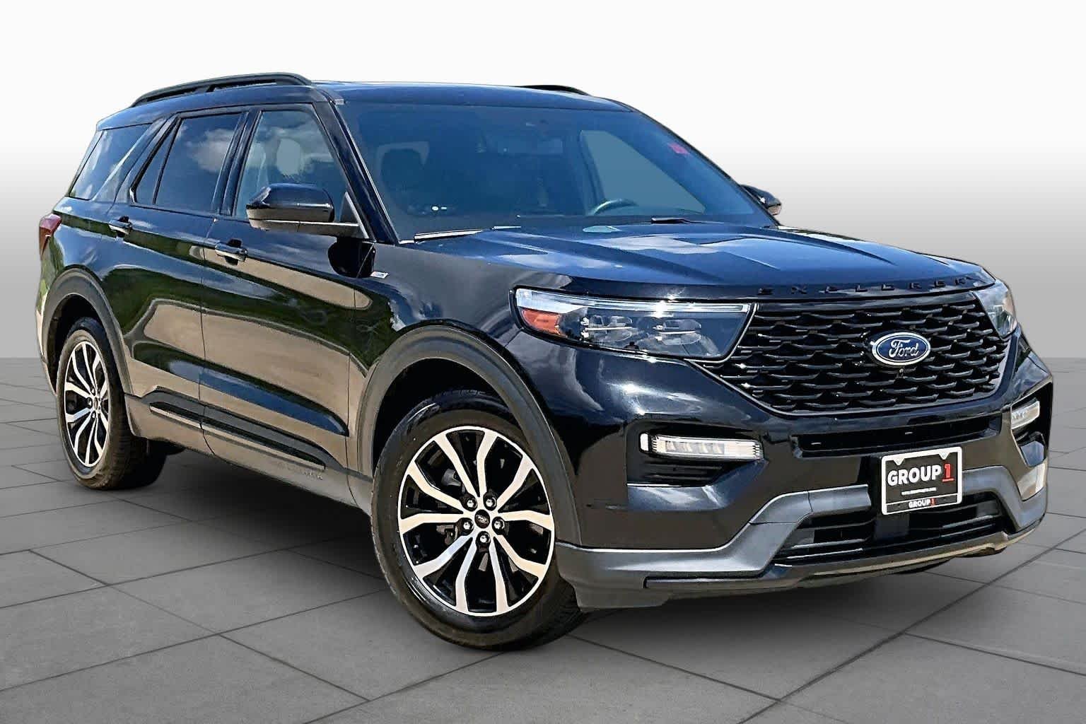 Used 2022 Agate Black Metallic Ford ST-Line image 3