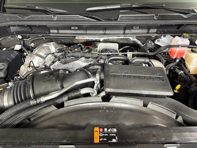 Used 2025 Onyx Black GMC Denali Ultimate image 9