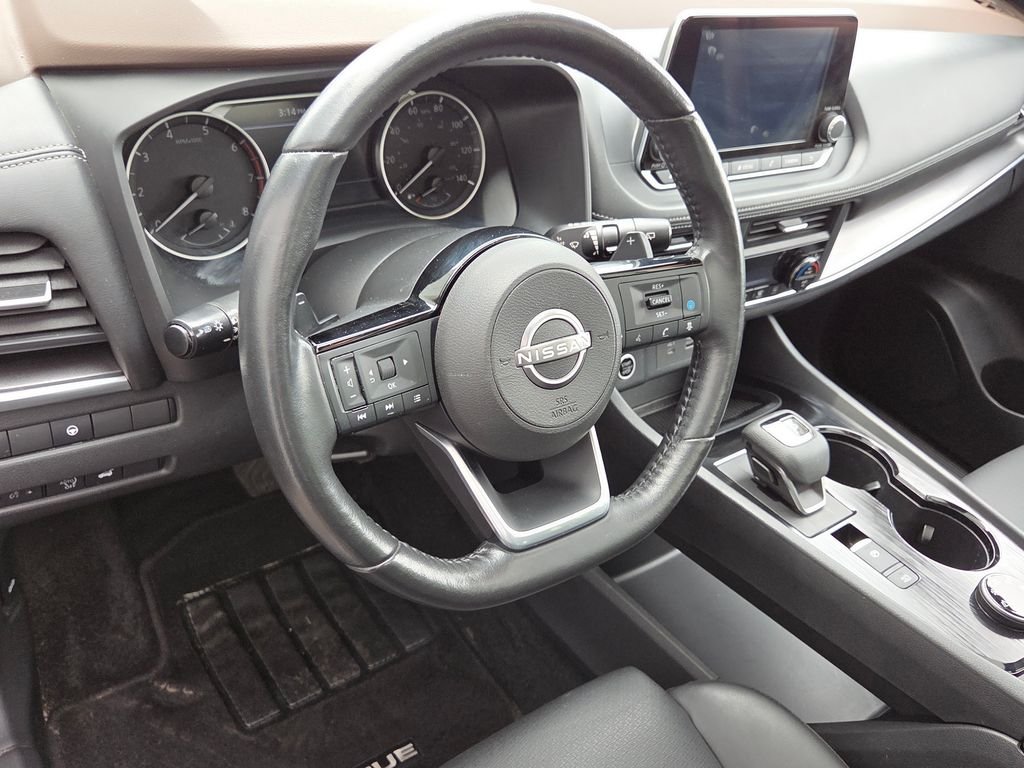 Used 2023 Gray Nissan SV image 18