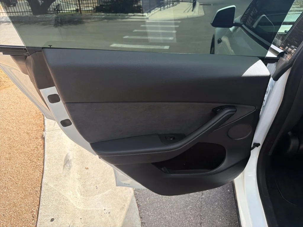 Used 2023  Tesla Standard Range image 27