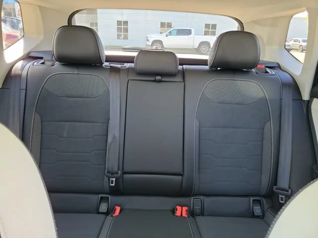2025 Volkswagen Taos SE - Photo 15