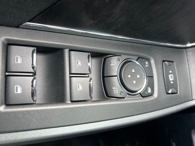 New 2026 Glacier Gray Metallic Tri-Coat Ford F-250® Lariat® image 36