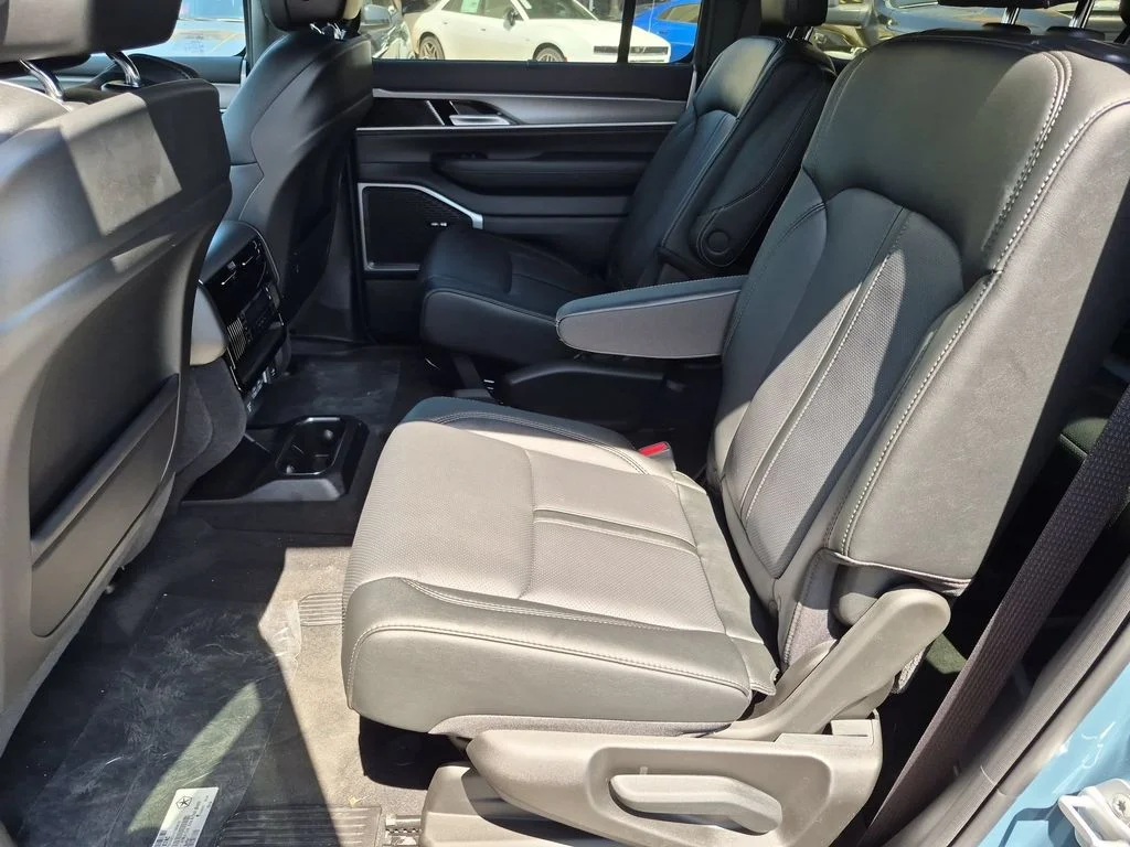New 2026 Steel Blue Exterior Paint Jeep Limited Altitude image 22