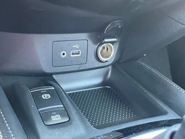 Used 2019 White Nissan SL image 36