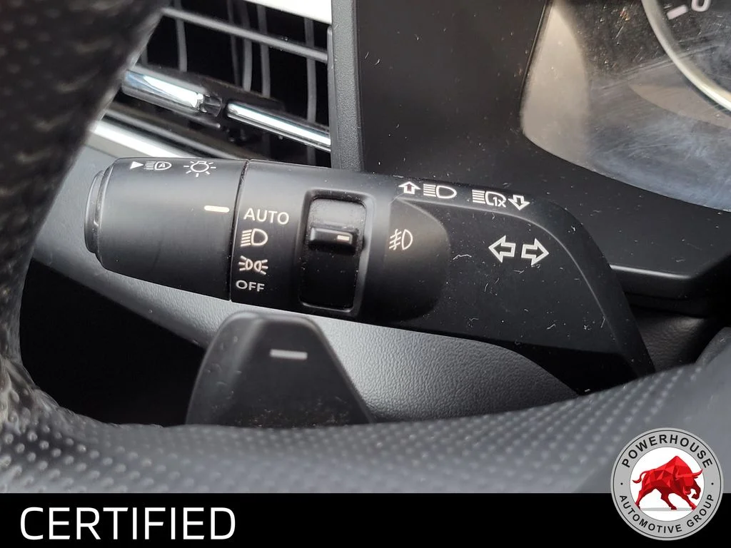Used 2024  Mitsubishi SE image 31