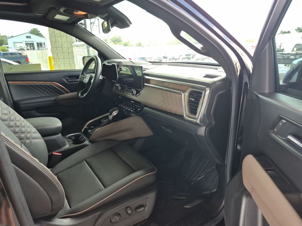 Used 2025 Onyx Black GMC Denali image 5