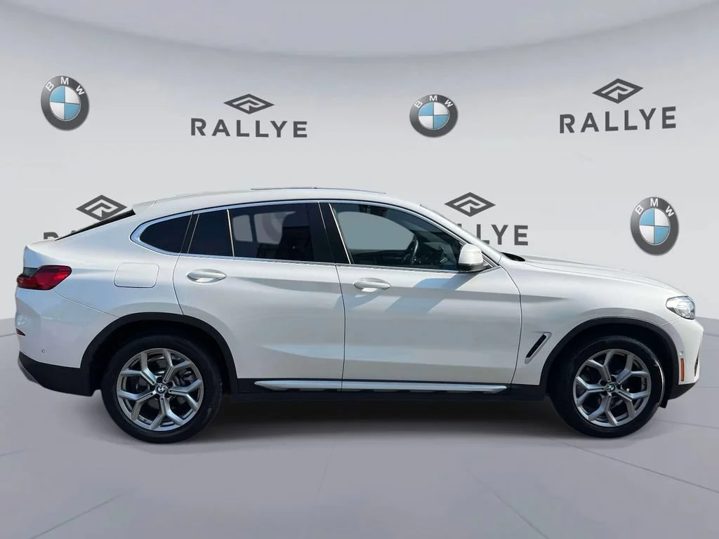 Used 2023 Mineral White Metallic BMW xDrive30i image 4