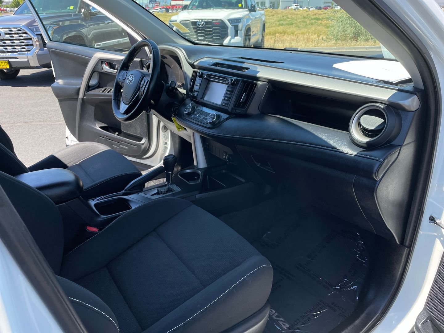 Certified Used 2018 White Toyota XLE image 17