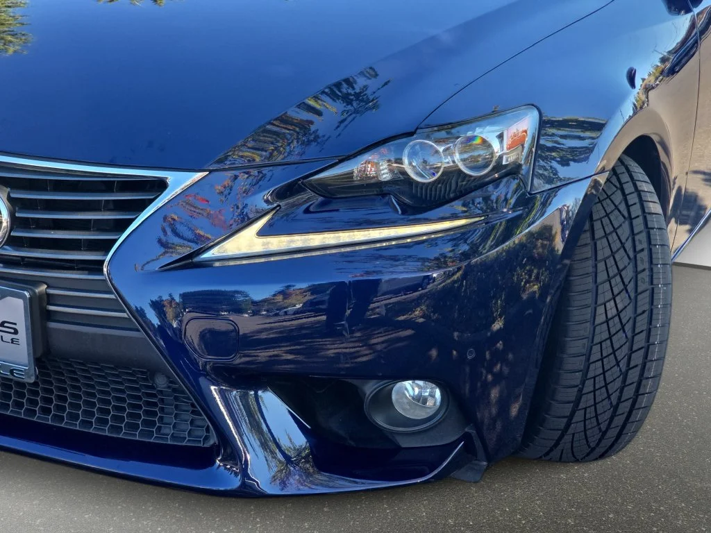 Used 2014  Lexus 250 image 34