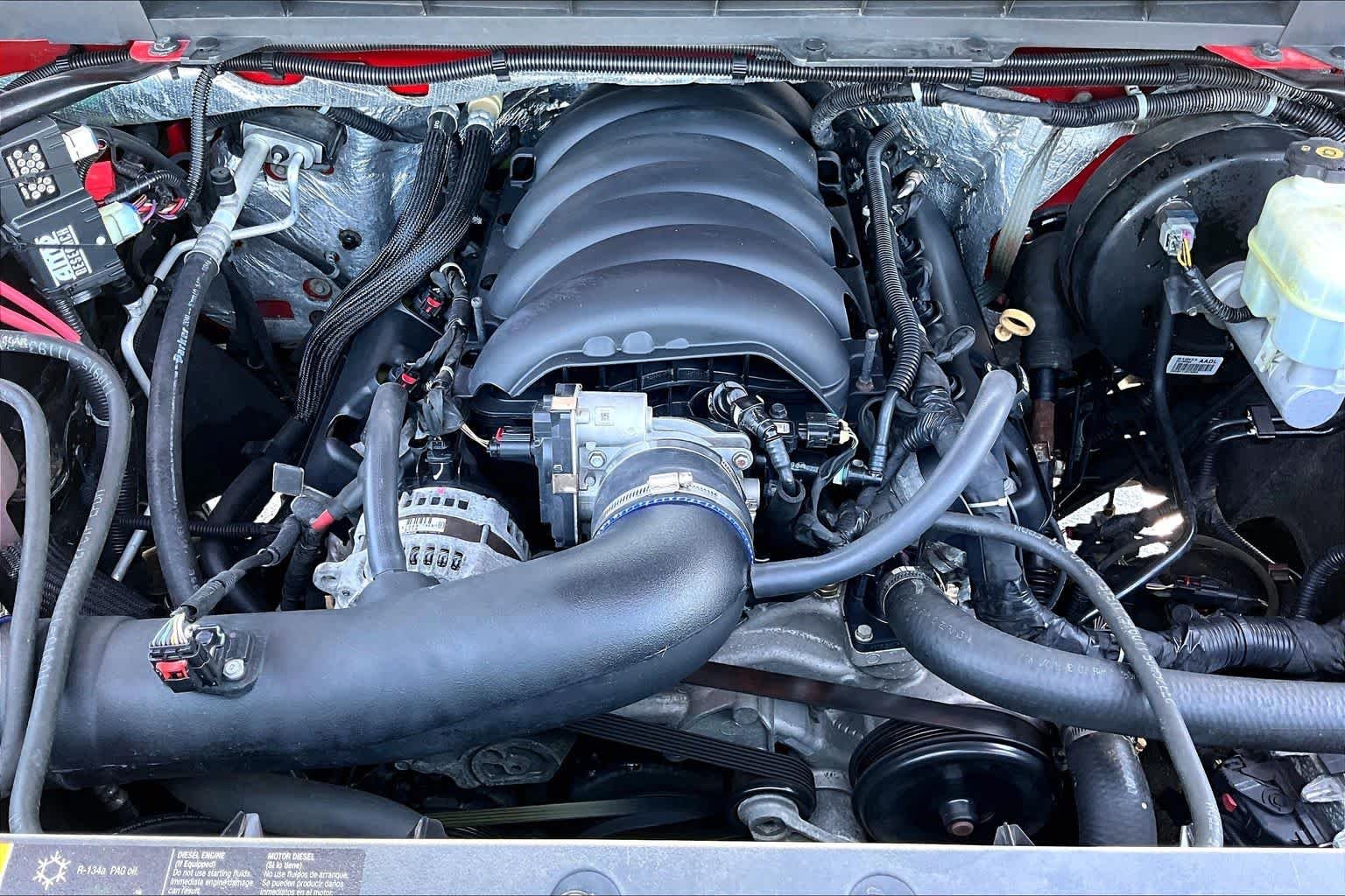 Used 2016 Cardinal Red GMC SLT image 33