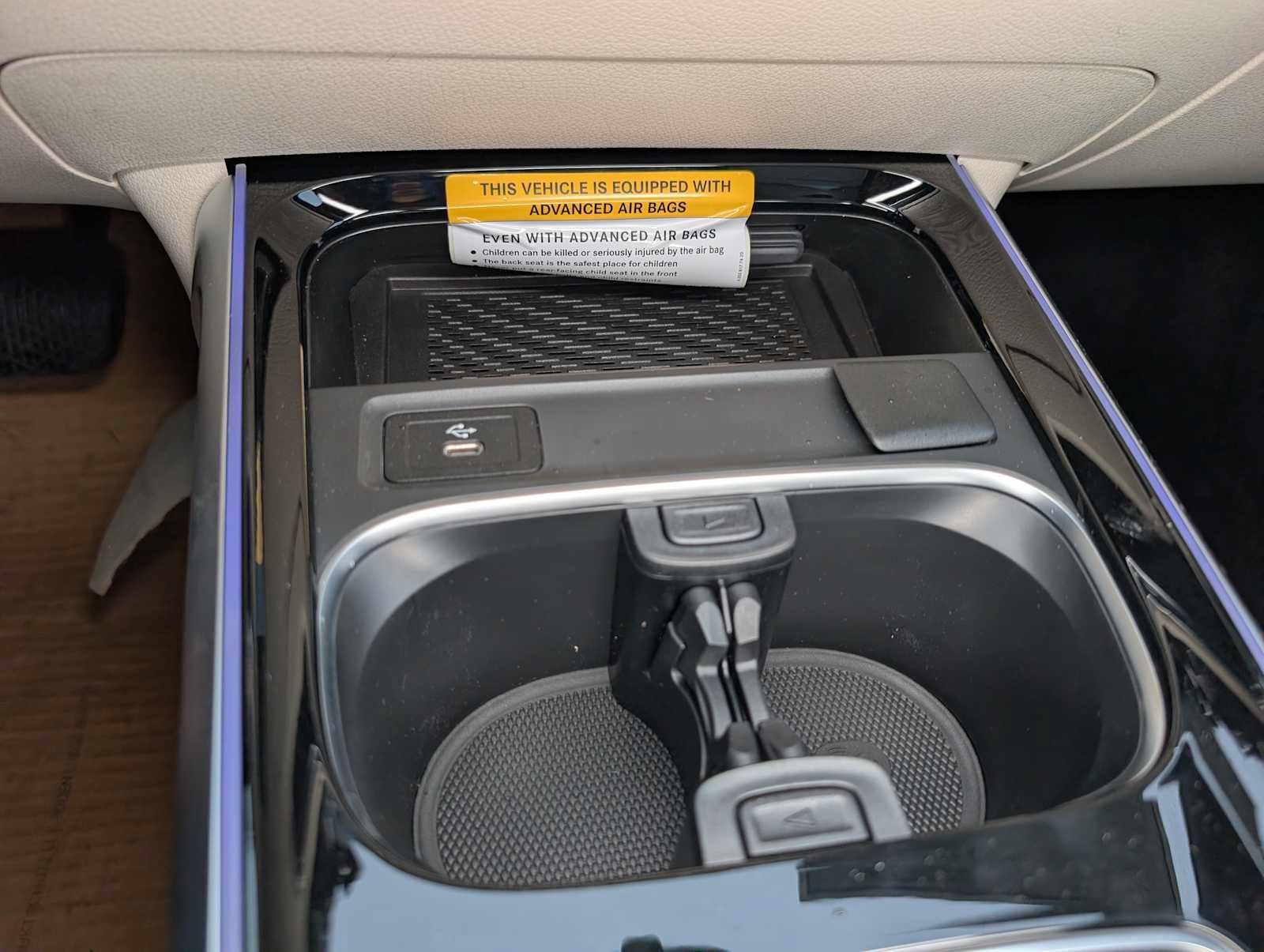 New 2026 Mountain Grey Metallic Mercedes-Benz GLB 250 image 24