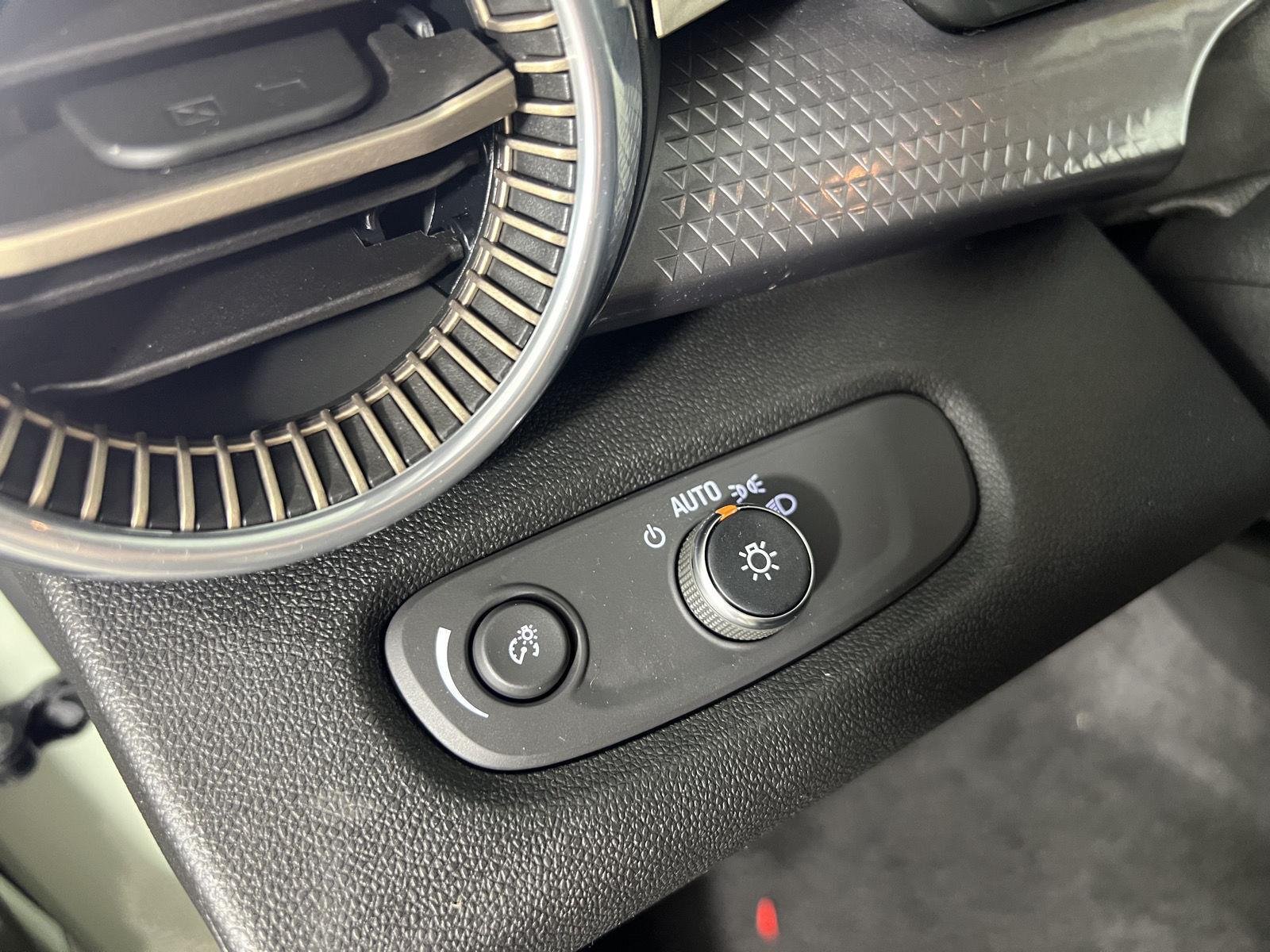 Used 2025 Cacti Green Chevrolet ACTIV image 18