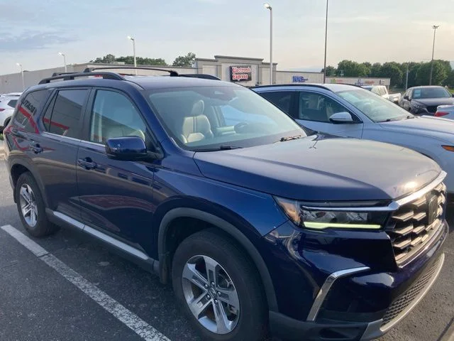 Used 2023 Blue Honda EX-L image 4