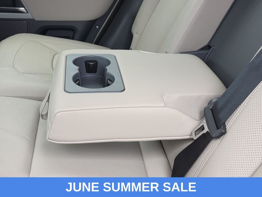 Used 2023 Green Land Rover SE image 12