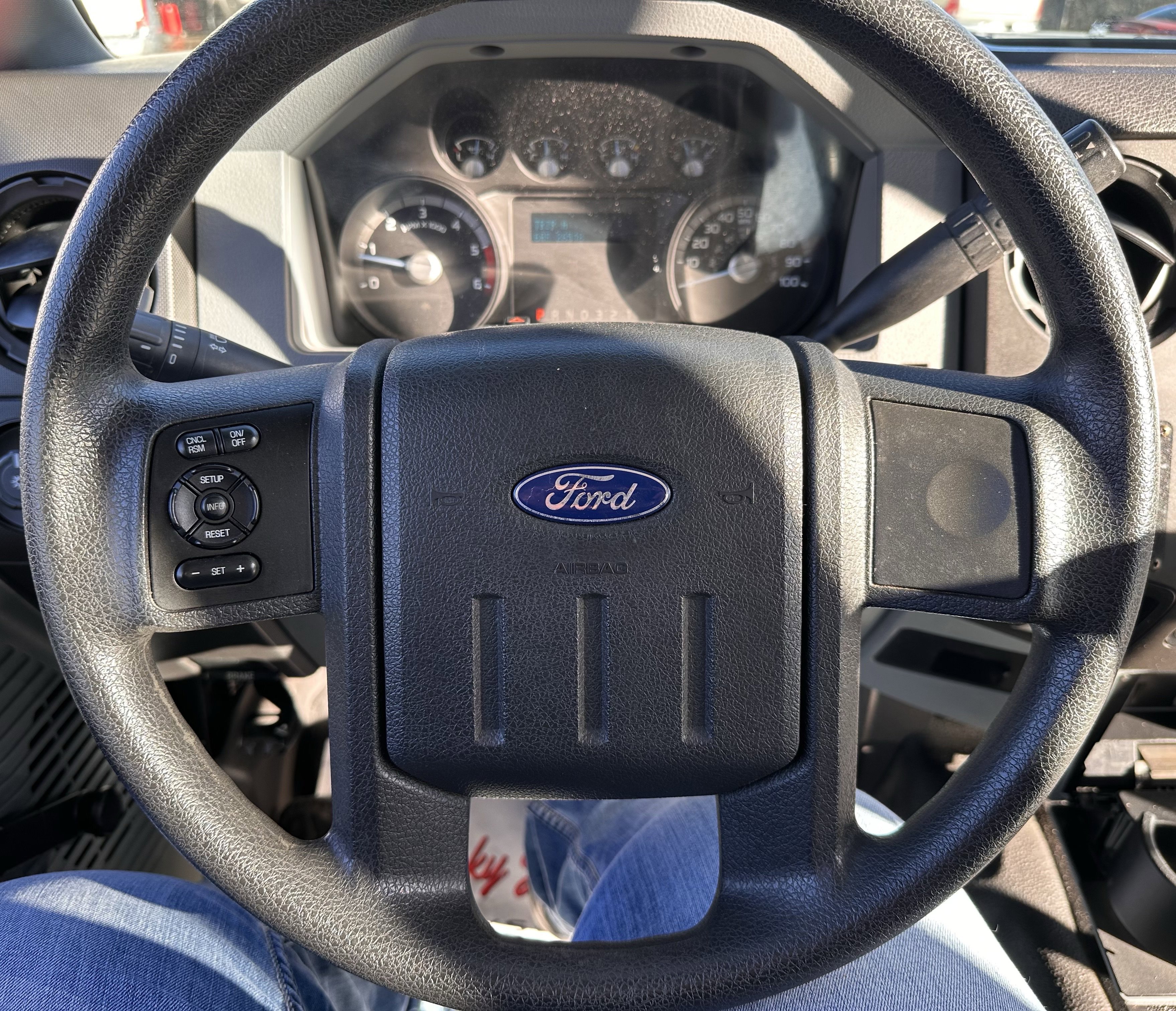2012 Ford F-550 - Photo 13