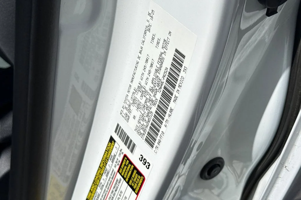 Used 2025 White Toyota SR5 image 30