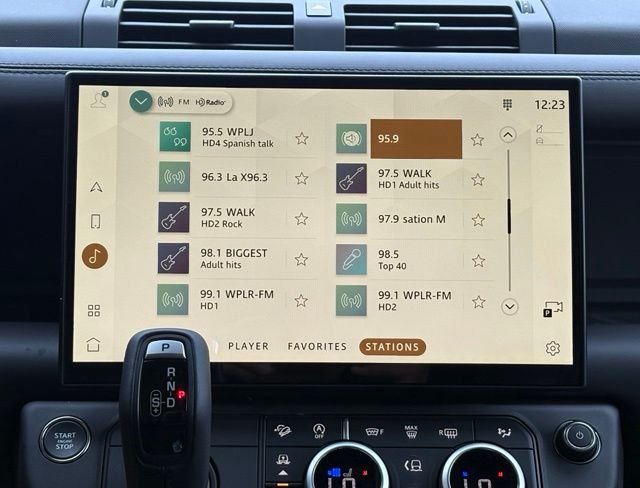 New 2026 Woolstone Green Land Rover X-Dynamic SE image 23