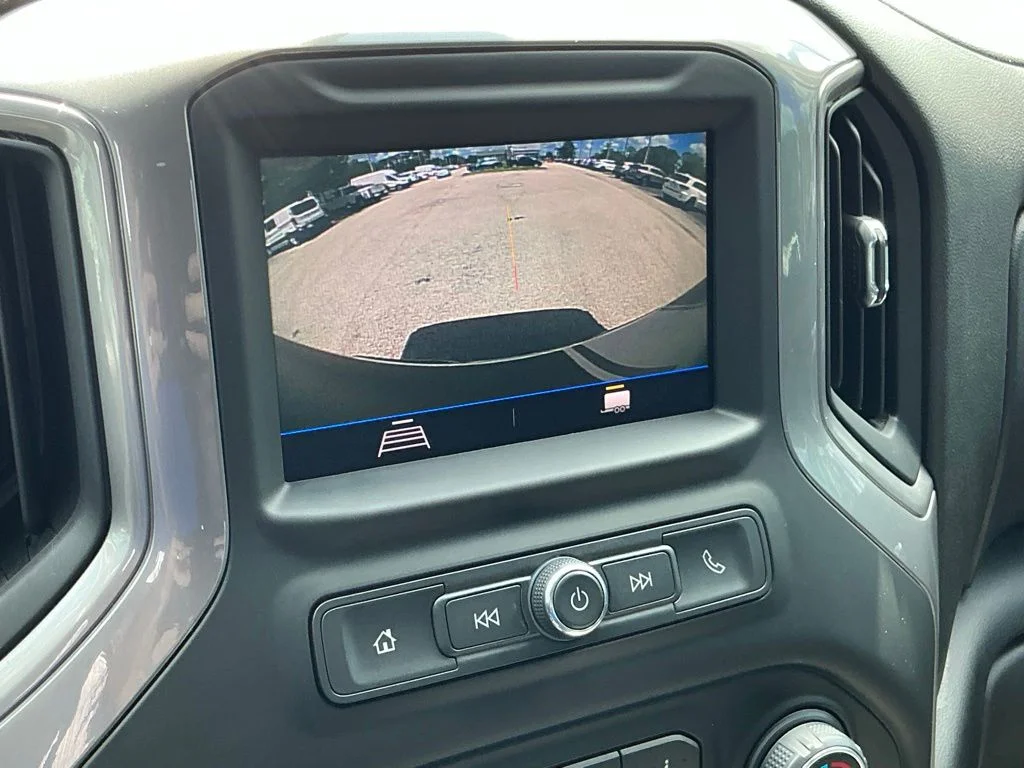 Used 2022 Silver Chevrolet Custom image 42