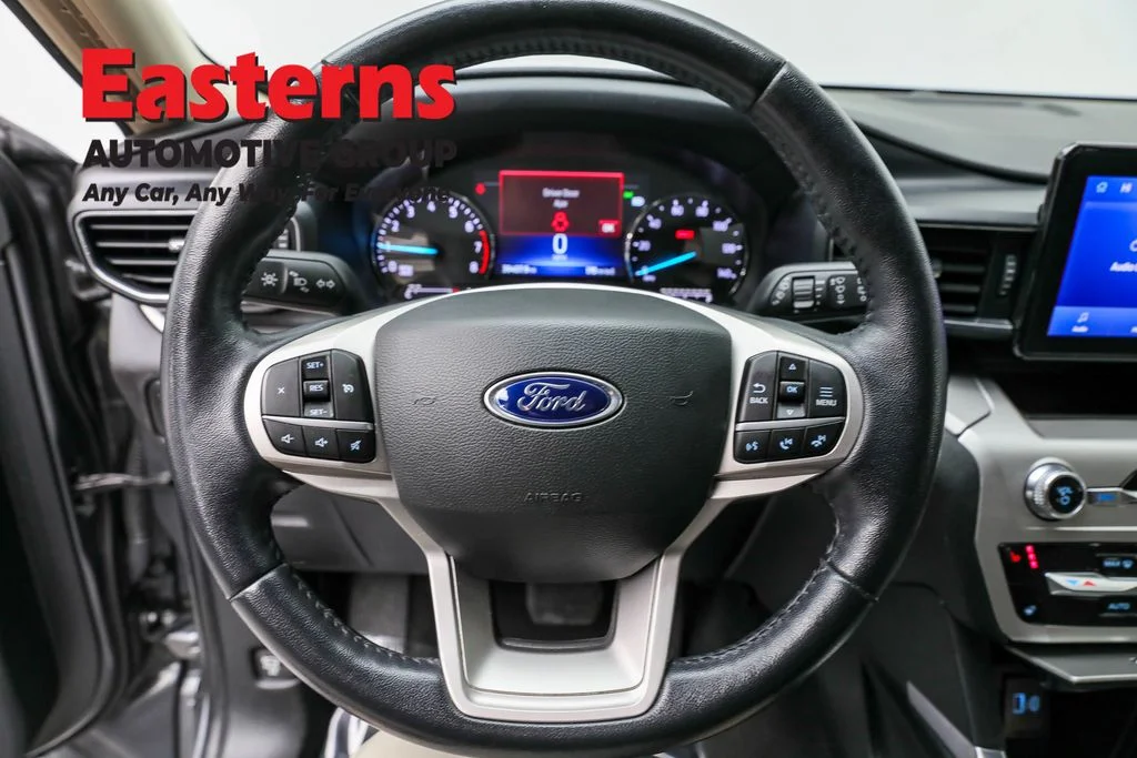 Used 2022 Gray Ford XLT image 10