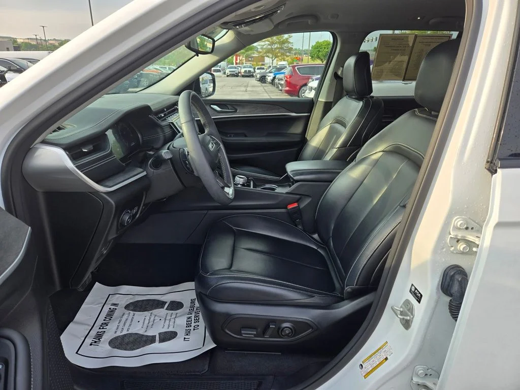 Used 2023 White Jeep Limited image 14