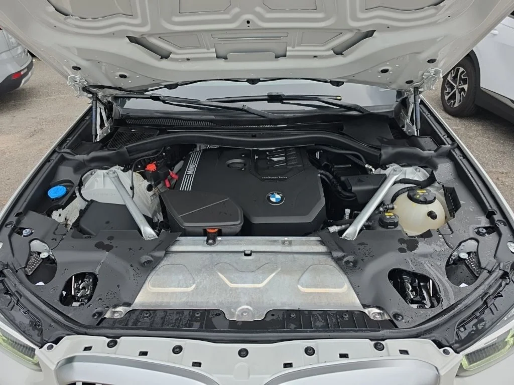 Used 2022 White BMW xDrive30i image 9