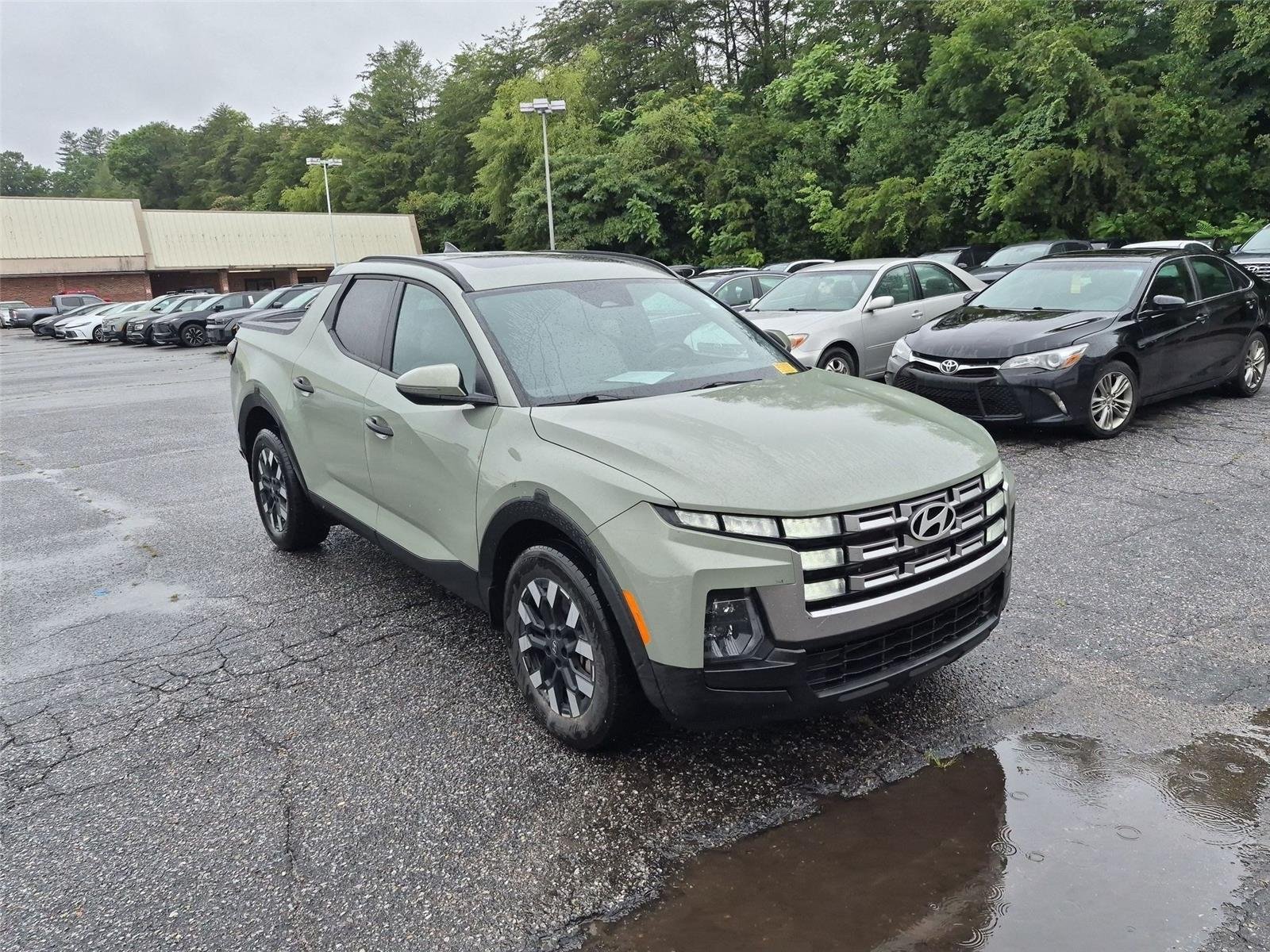 Used 2025 Sage Gray Hyundai SEL Activity image 3