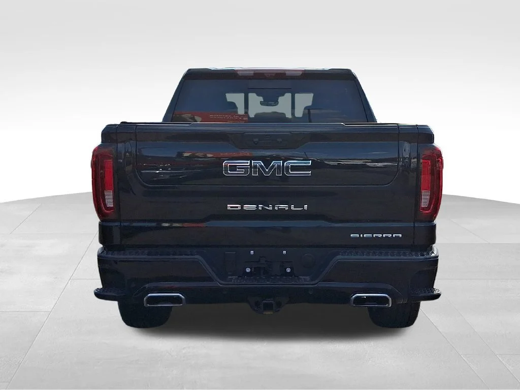 Used 2025 Onyx Black GMC Denali Ultimate image 5